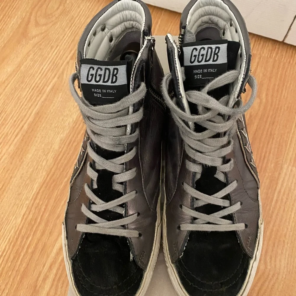 Golden Goose Gray and Black Slide Classic Sneakers - Picture 2 of 9